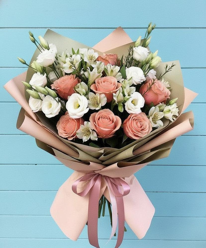 Букет цветов из: Розы, Альстромерии и Лизиантусы в Теткино