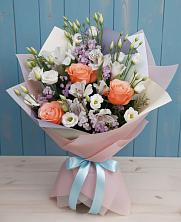 Букет цветов из:  Лизиантусы, Розы, Альстромерии и Гипсофила в Теткино