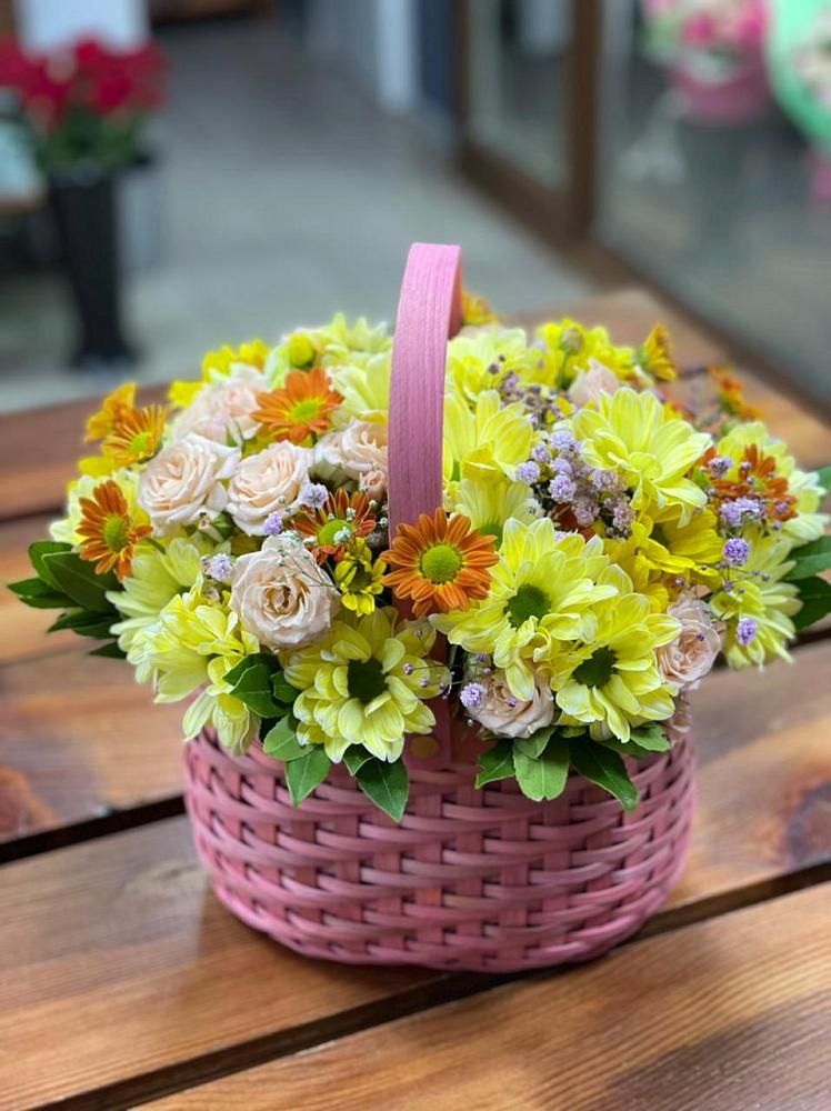 Цветочная композиция из Хризантемы и Розы в корзине в Теткино